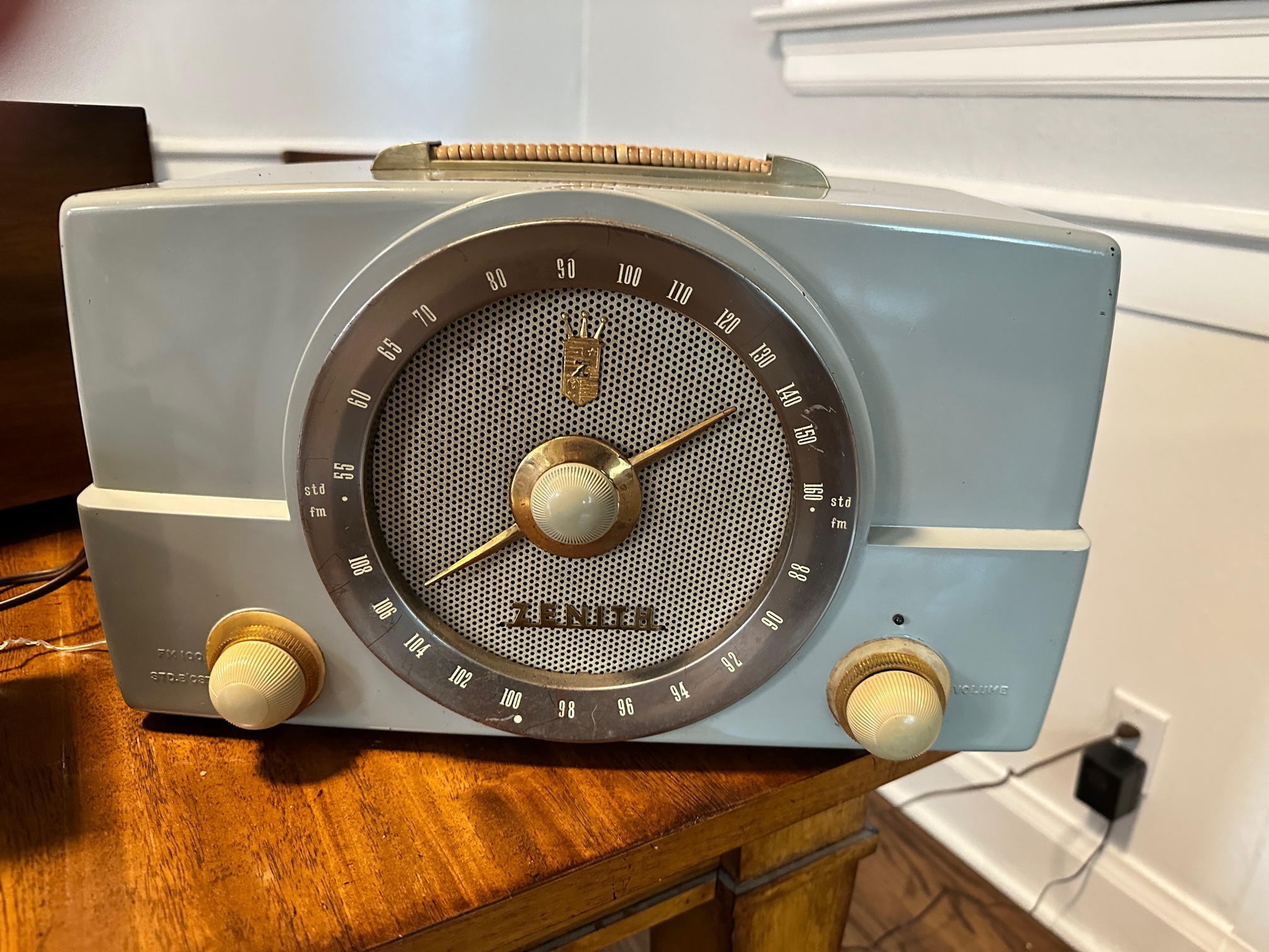 1950 Zenith H725 AM/FM (The Rex)